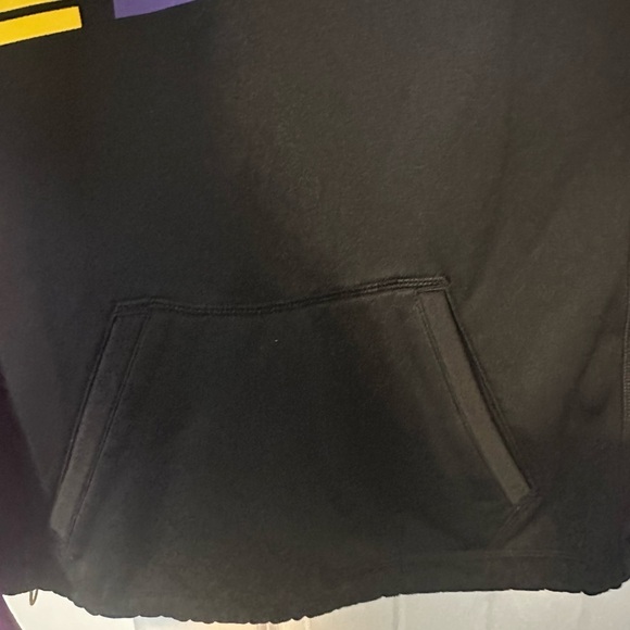 Nike Therma Fit Woman's Size M Black Purple Pullover Hoodie Comfy Sweater Pocket - Picture 13 of 13